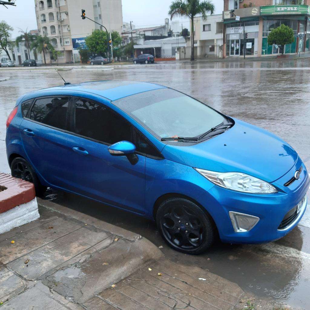 Vendo Fiesta Kinetic Titanium