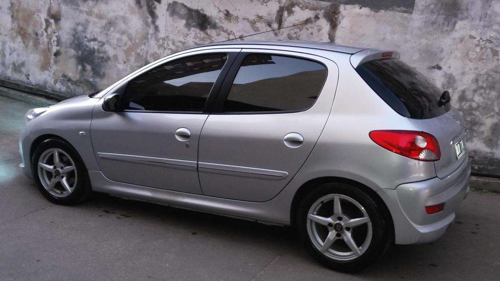 Vendo Peugeot 207 mod.  Motor 1.4