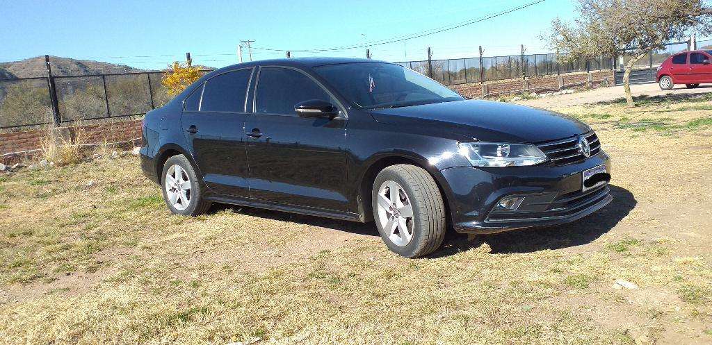 volkswagen Vento 2.5. Advance Plus 