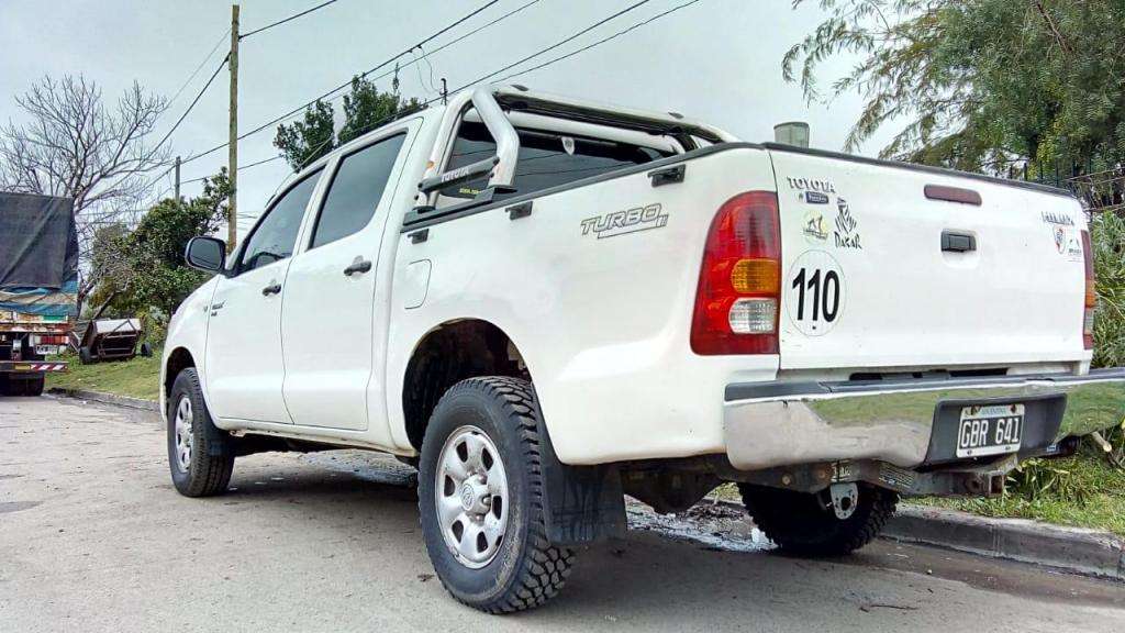 VENDO TOYOTA HILUX 2.5 4X2