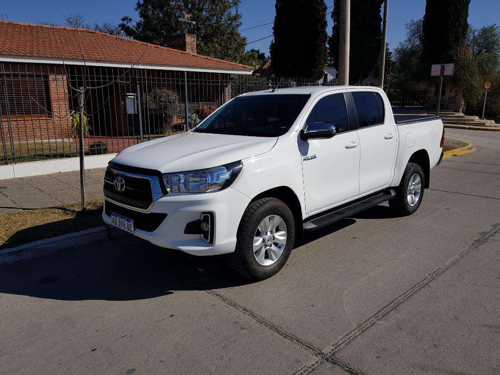 Toyota Hilux Sr 4x2 2.4 Mt 