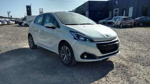 Peugeot 208 Feline 1.6 N Mt