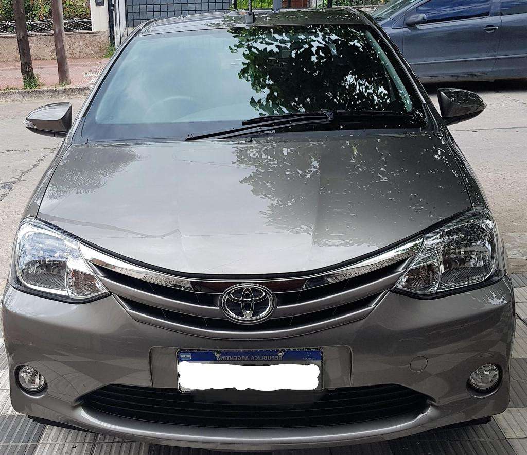 Dueño vende Toyota Etios  XLS AT