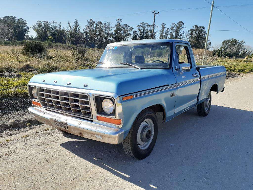 Ford F Deluxe con Gnc