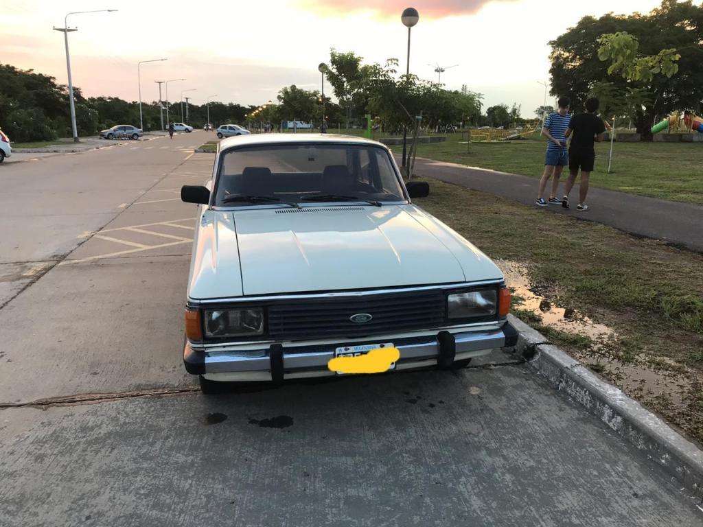 Vendo Ford Falcon