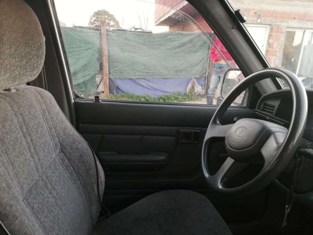 Vendo O Permuto Toyota Hilux