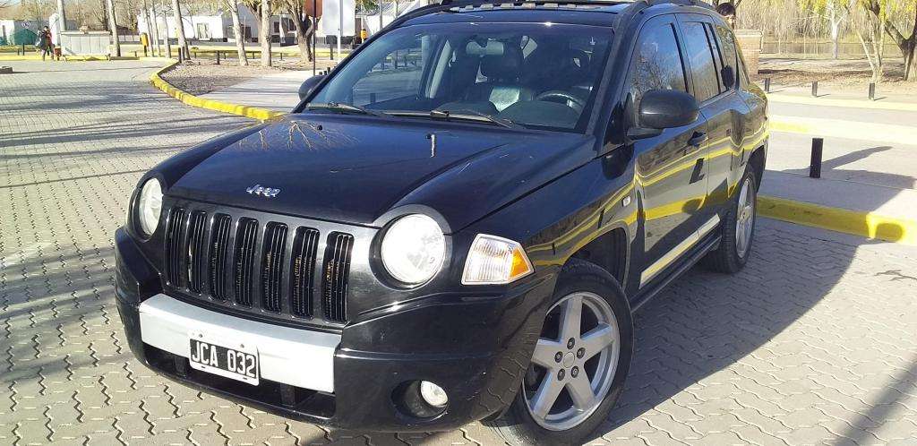 Titular vende Jeep Compass Limited 4x4