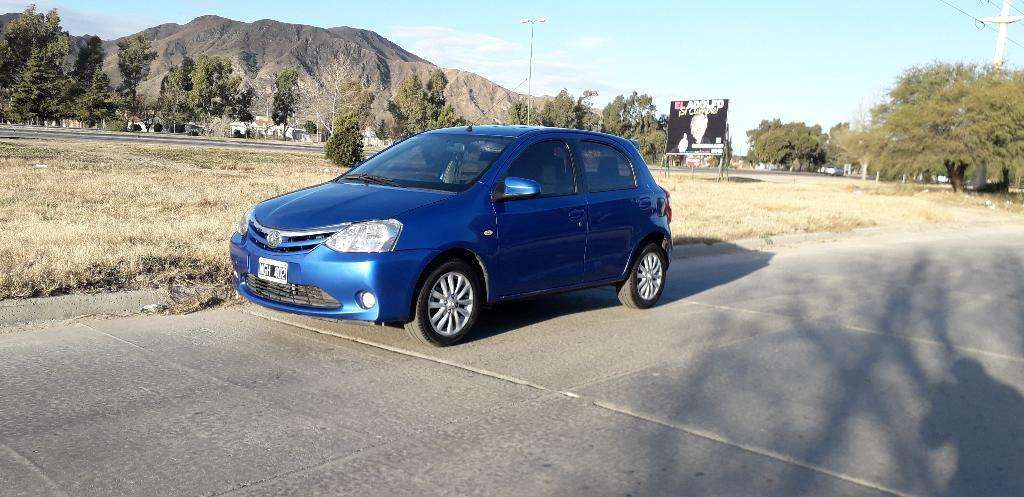 Vendo Toyota Etios