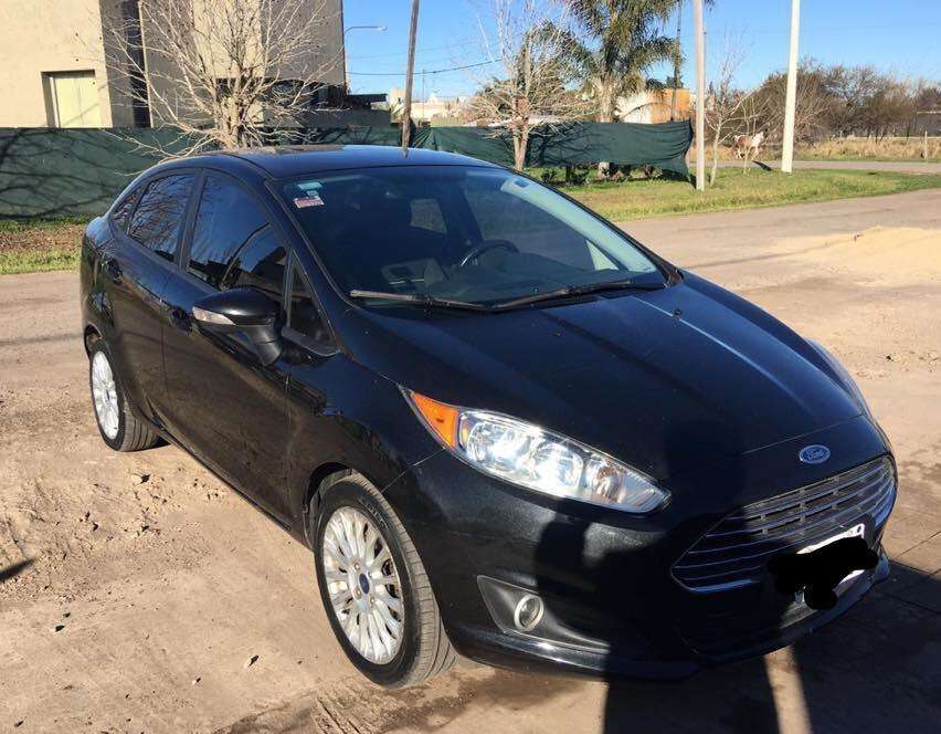 Ford fiesta muy bien estado