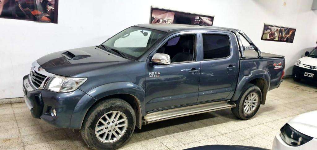 Toyota Hilux SRV 3.0 4x4 Manual 