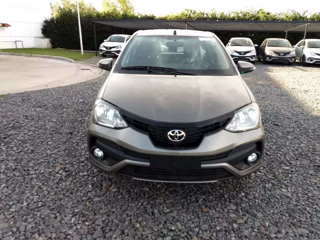 Toyota Etios Hatchback XLS Aut 1.5