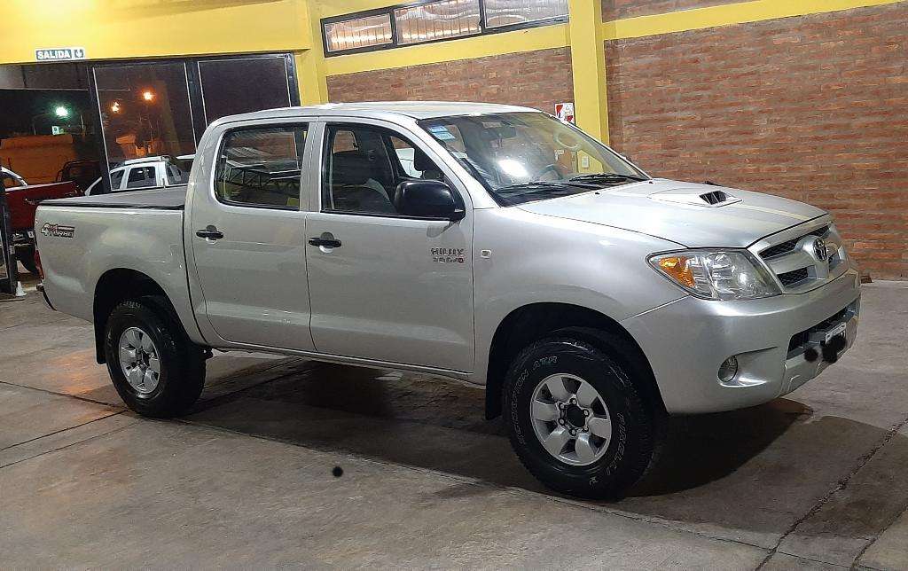 Toyota Hilux 4x4 3.0 Siempre Cohera