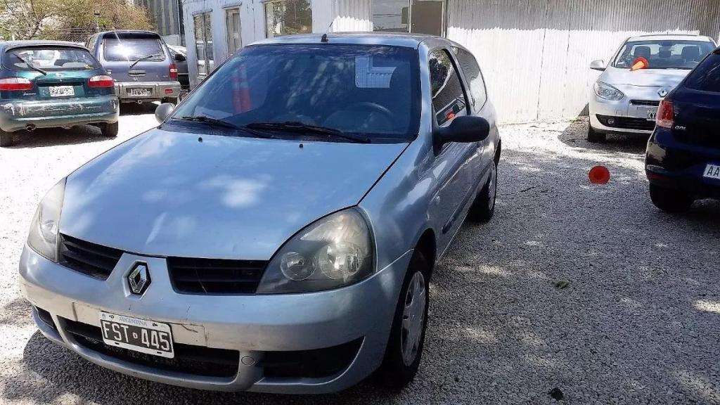 renault clio  nafta año 