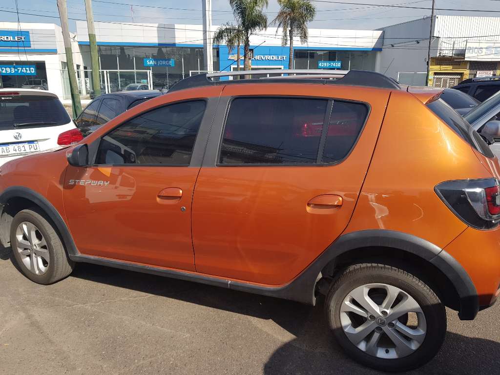 RENAULT SANDERO STEPWAY 1.6 PRIVILEGE L/