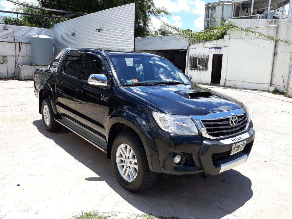 Vendo Toyota Hilux srv x4 aut