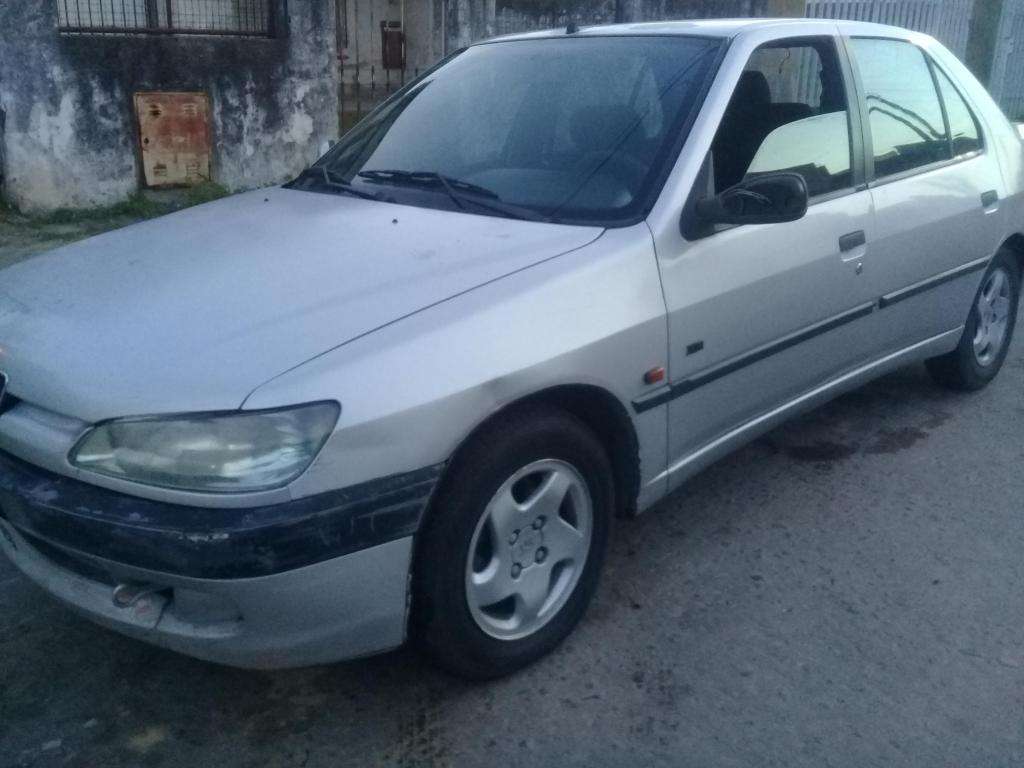 PEUGEOT 