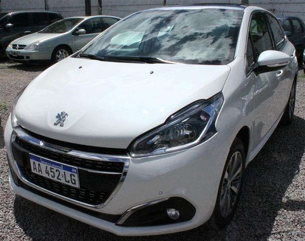 Peugeot 208 (Línea nueva) 1.6 Feline MTcv)
