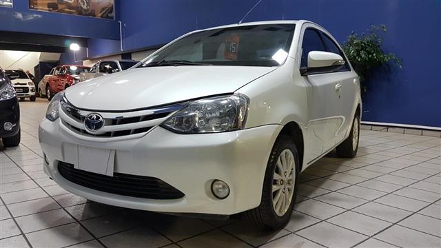 Toyota Etios 4P 1.5 XLS MTcv)