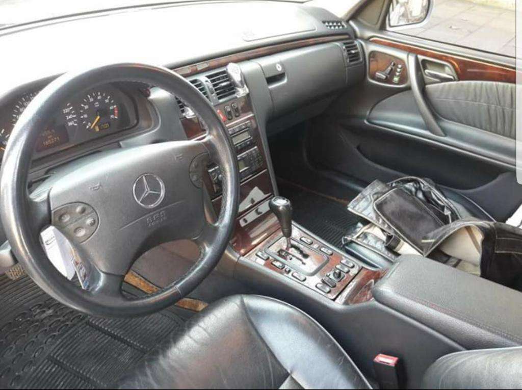 Mercedes Benz E 320