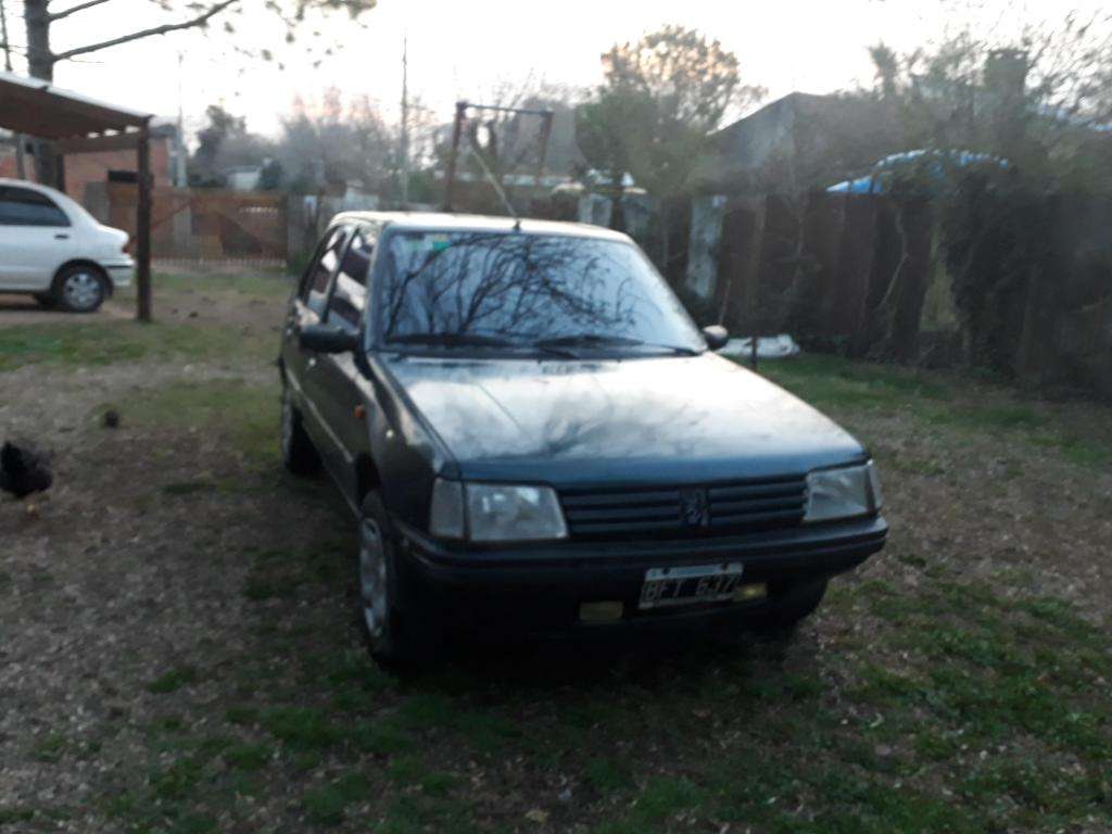 PEUGEOT 205