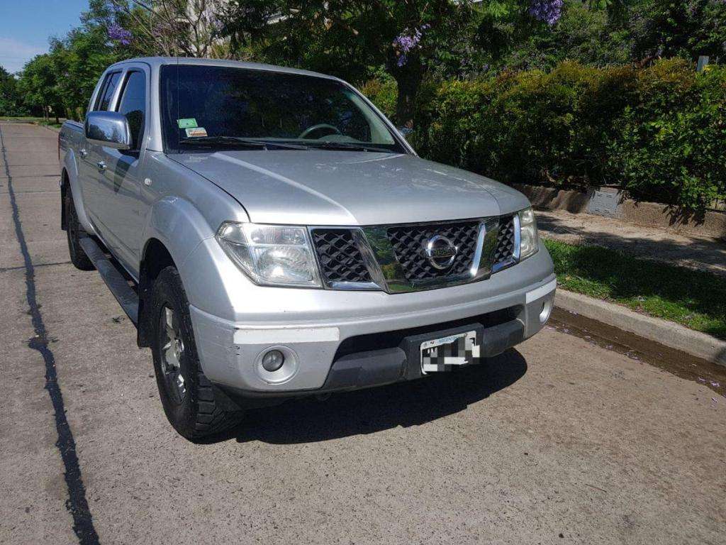 Nissan Frontier 2.5 Le Cab Doble 4x4 Tap. Cuero