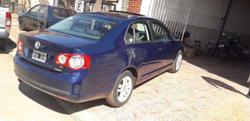 Vendo Volkswagen Vento Advance 