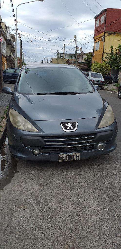 Vendo Peugeot  Sedan Mod 