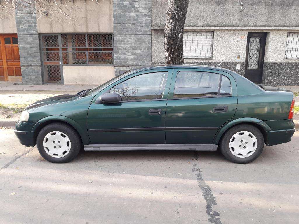 vendo astra 1.8 c/gnc año 