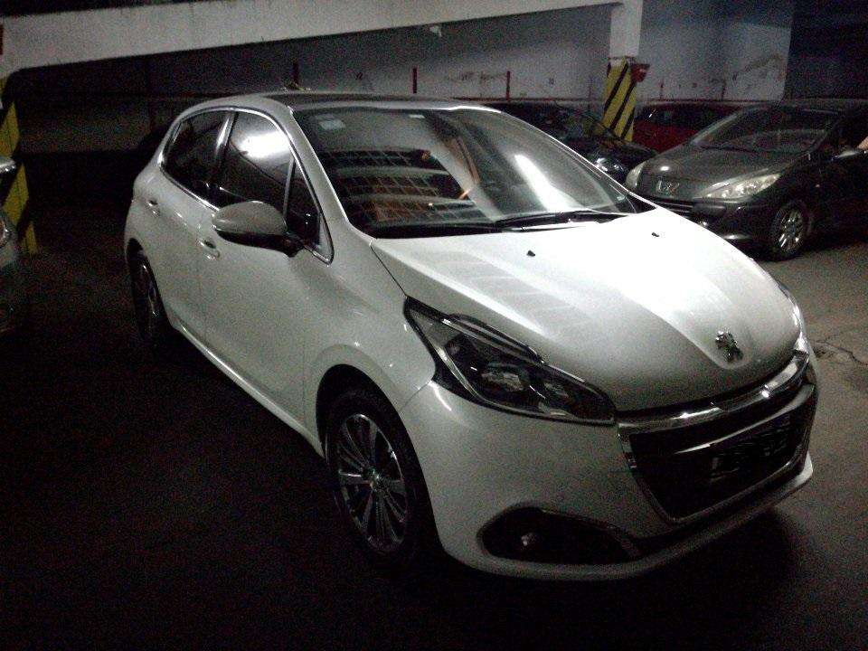 PEUGEOT 208 FELINE 