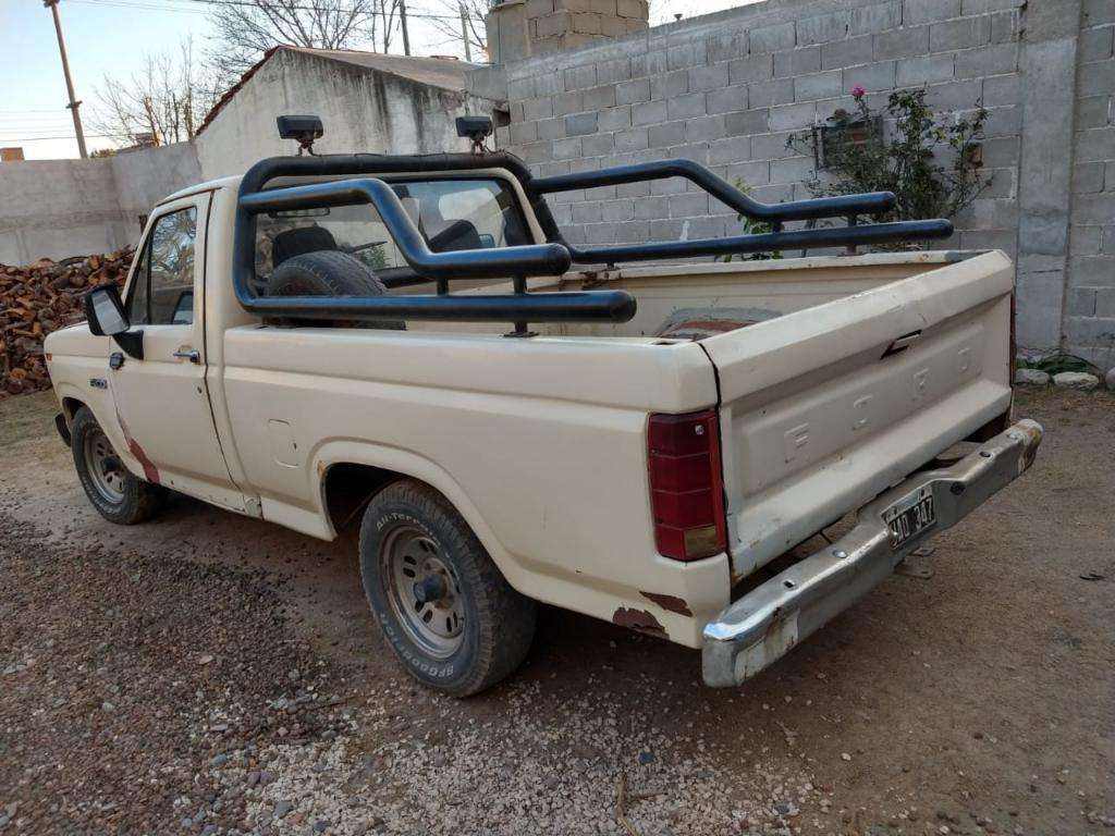 Vendo Ford F 100