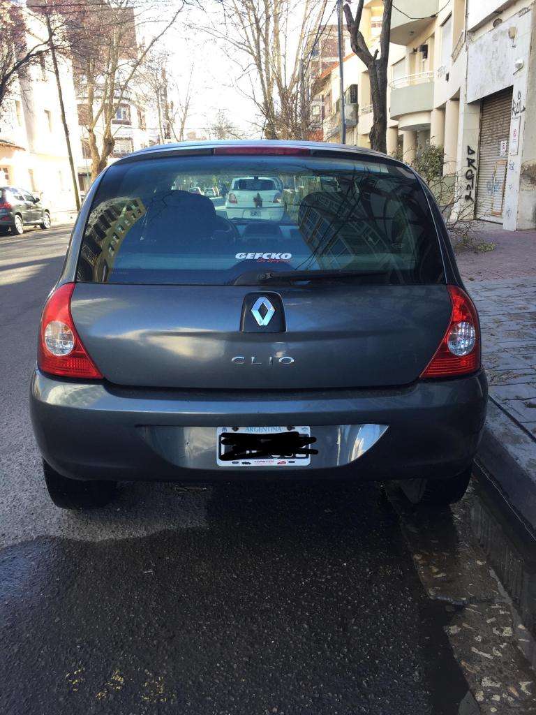 Renault Clio  km muy buen estado