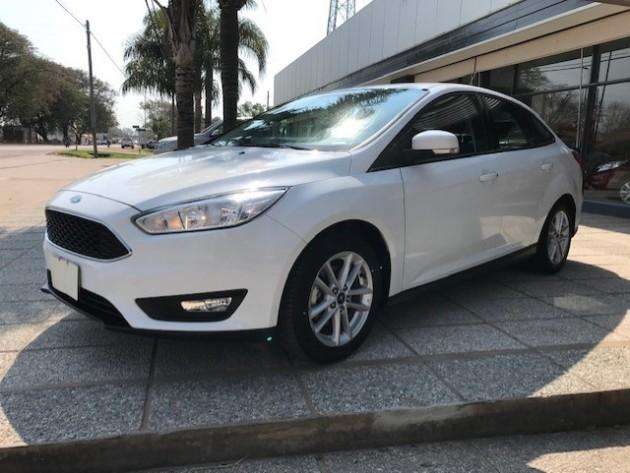 FORD FOCUS S 4 P SOLO DE 9 A 12 Y DE 16 A  HS DE LUNES