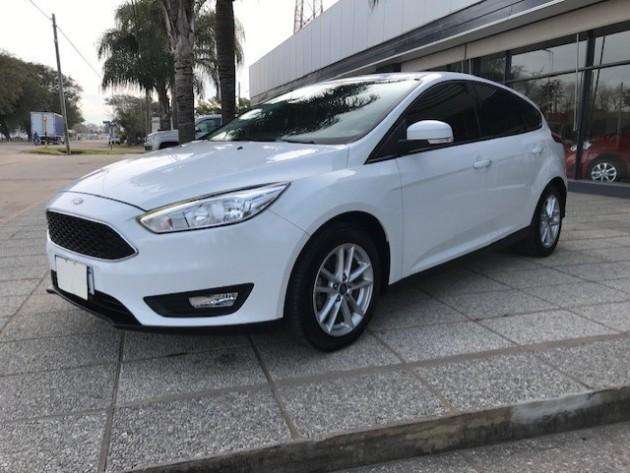 FORD FOCUS S  SOLO DE 9 A 12 Y DE 16 A 20 HS DE LUNES A