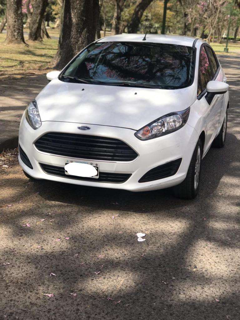 Vendo Ford fiesta kinetic 16 modelo S  km