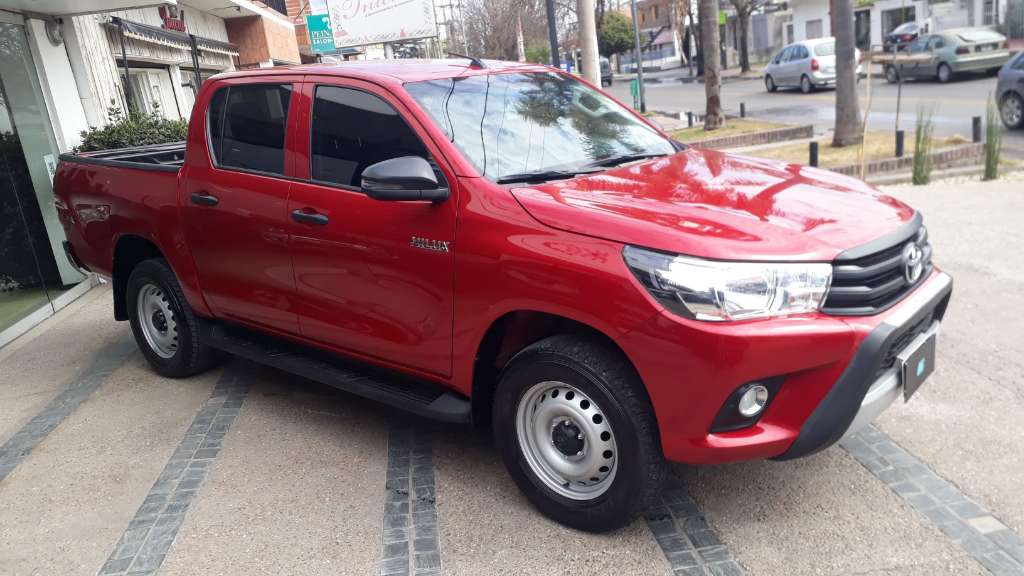 TOYOTA HILUX 2.4 DC 4X2 TDI DX L/