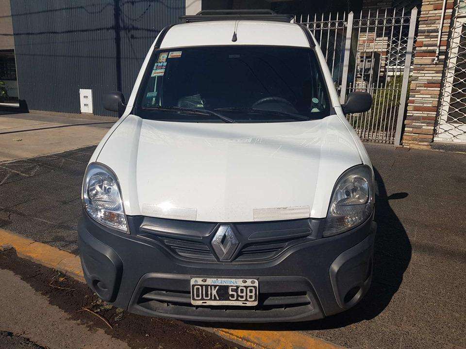 - Renault Kangoo Vidriada con Asientos Nafta1.6 / GNC -