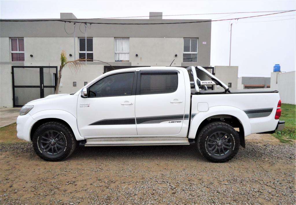 Vendo espectacular Toyota Hilux Limited 4x4 At 