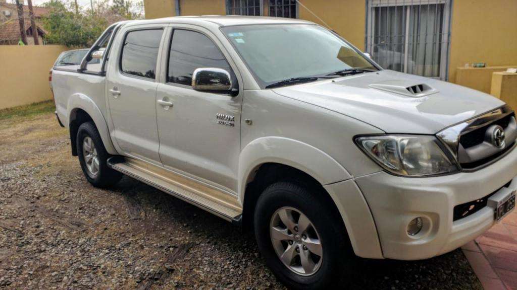 TOYOTA HILUX 3.0 CD SRV CUERO X