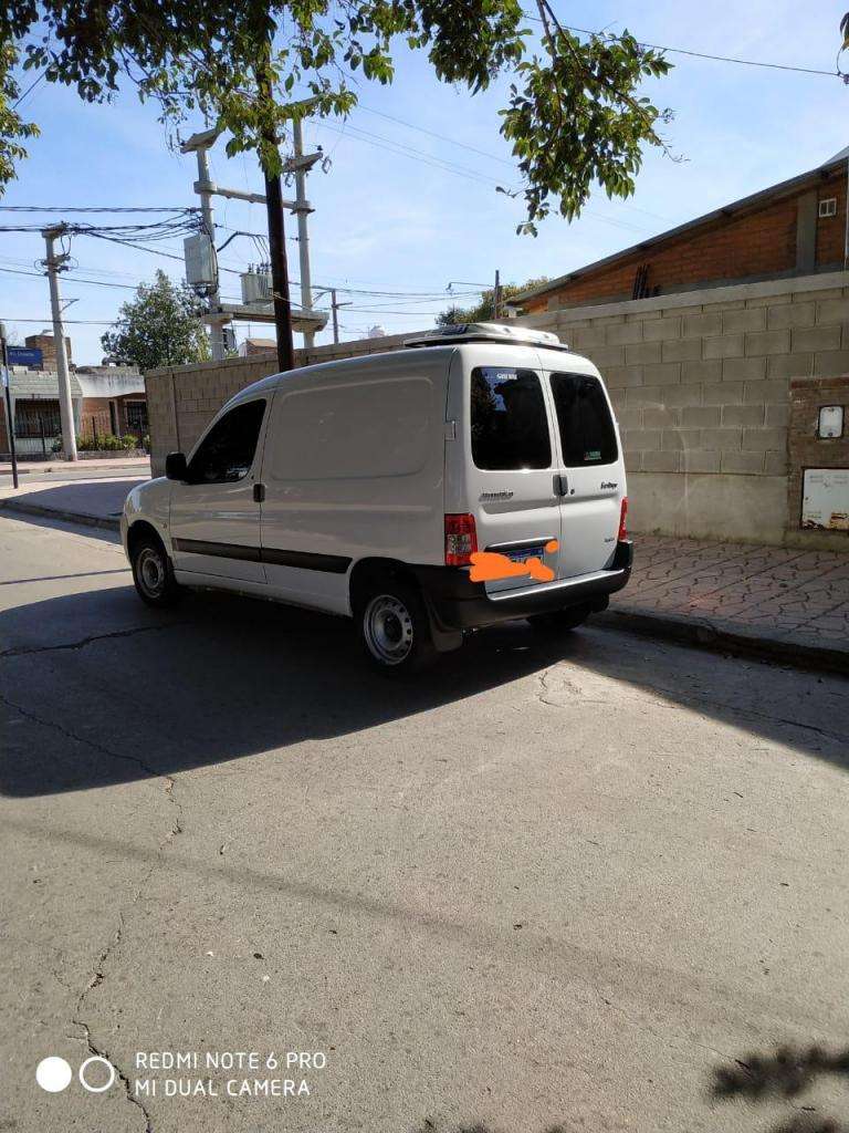 DUEÑA VENDE BERLINGO  Km - GNC