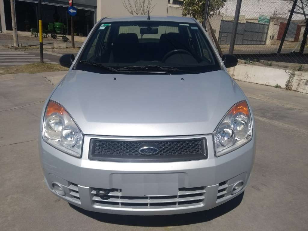 FORD FIESTA MAX 1.6 4P AMBIENTE 