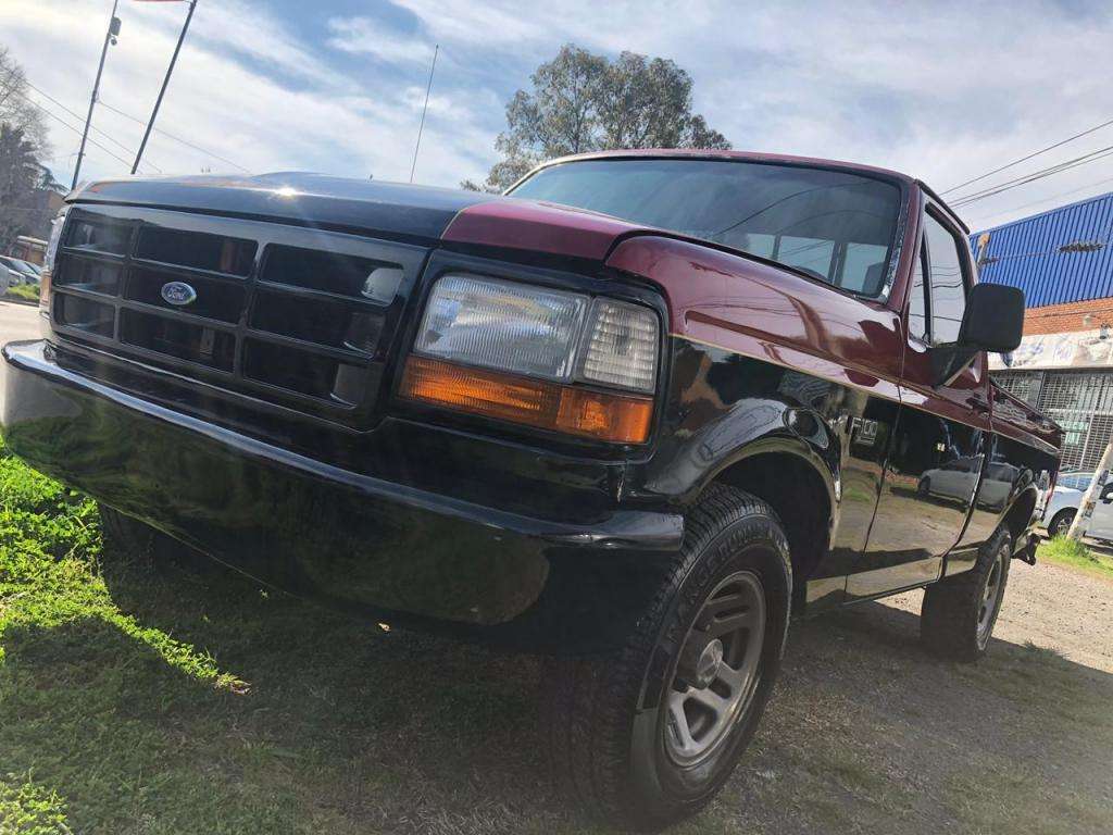 Ford F100 XL 
