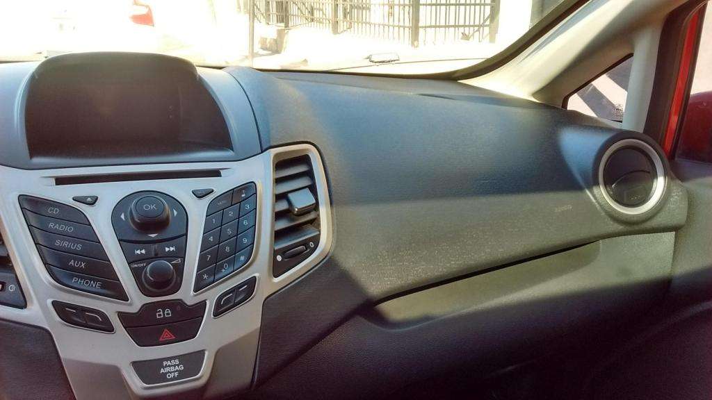 Ford Fiesta Kinetic Titanium  Full