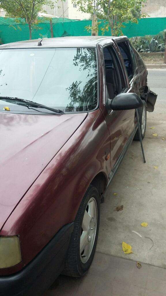 Vendo Renault 19 Mod94 con Gnc (chocado)