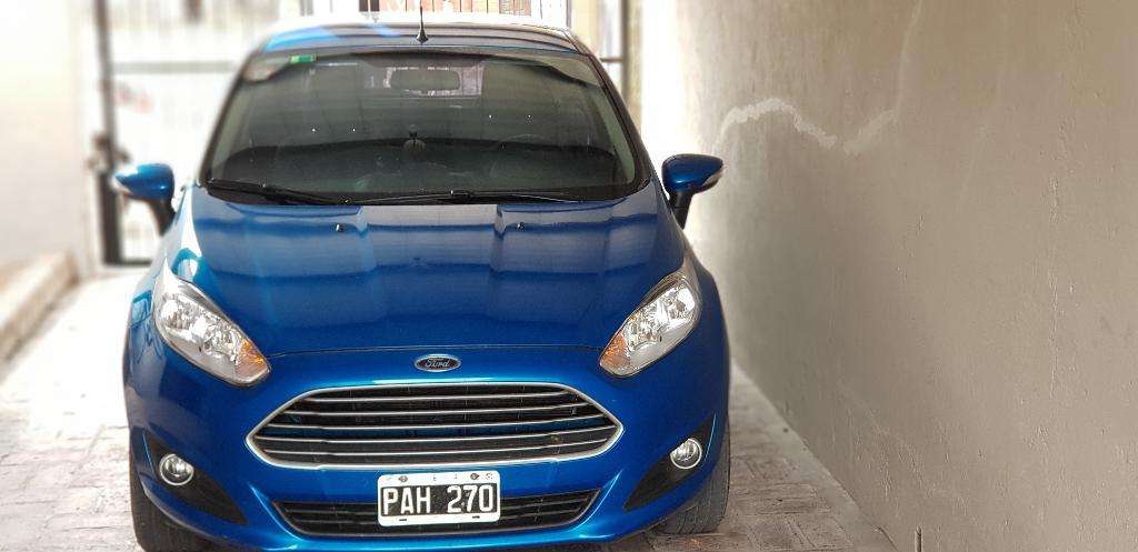 Ford Fiesta  Inmaculado con Gnc