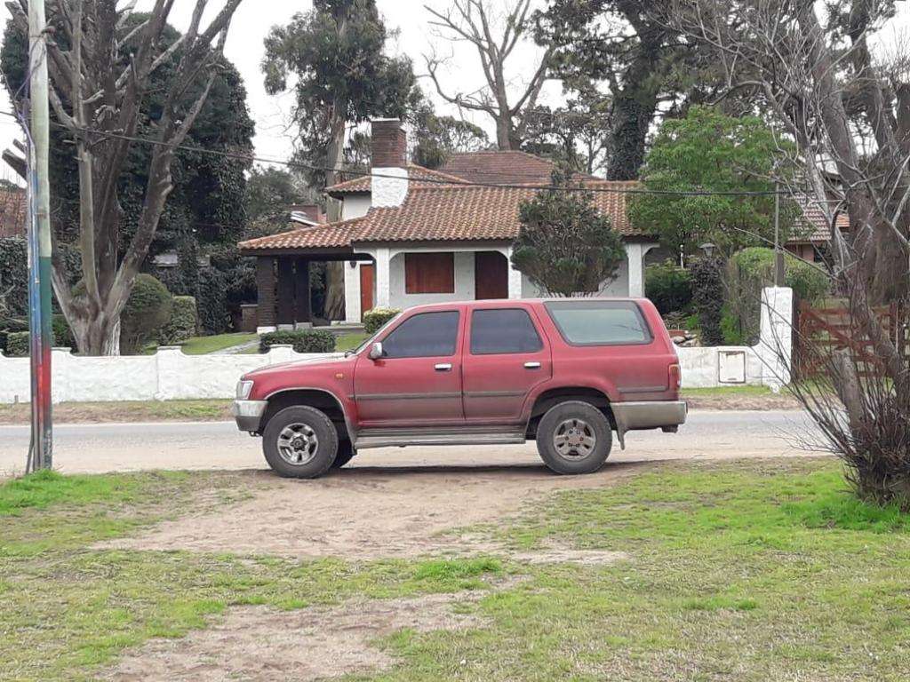 Vendo camioneta Toyota