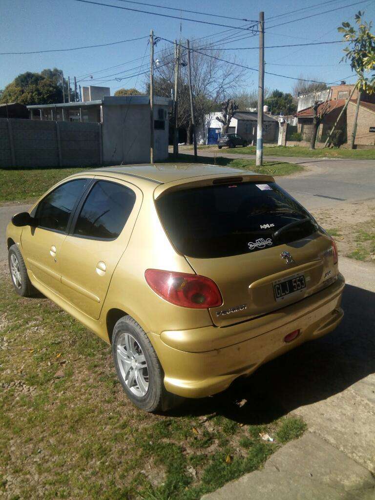 Peugeot 206 Año  Titular Al Dia