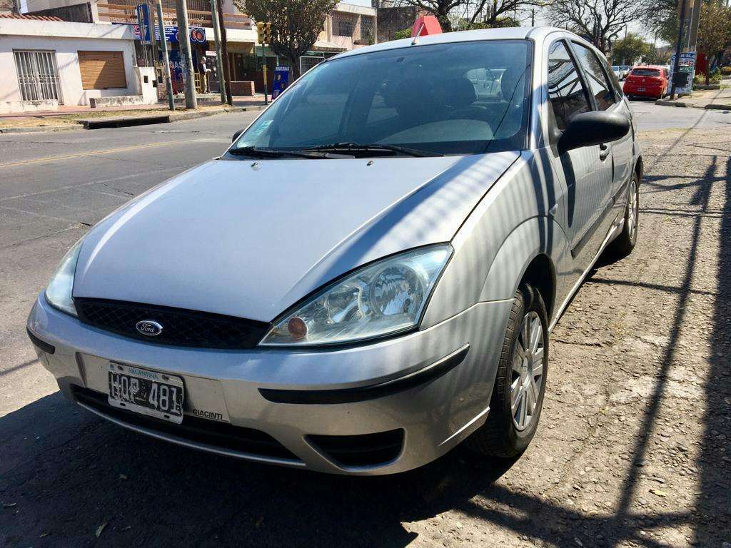 Vendo Ford Focus  con Gnc