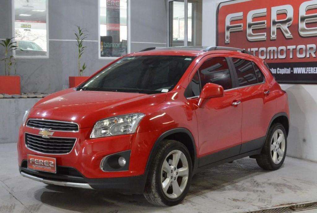 Chevrolet Tracker ltz a/t nafta  puertas color rojo
