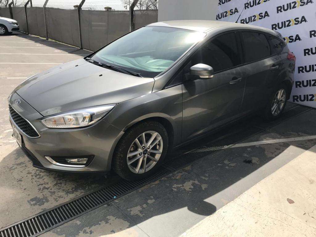 FORD FOCUS 5P 2.0L M/T SE