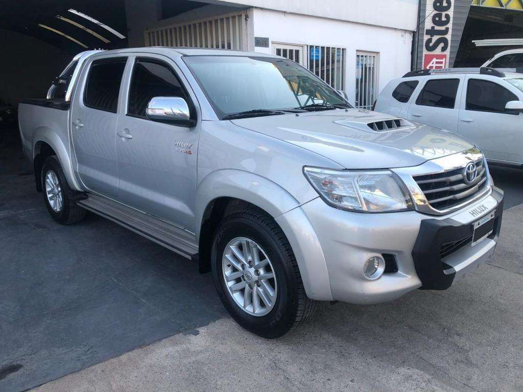 Hilux SRV 4x4 AT 5ta Cuero . IMPECABLE